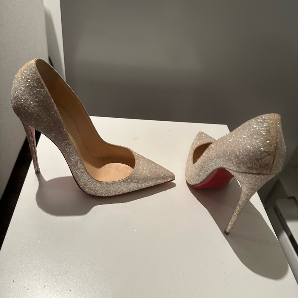 Christian Louboutin ‘So Kate’ in Glitter Givre White/Cream